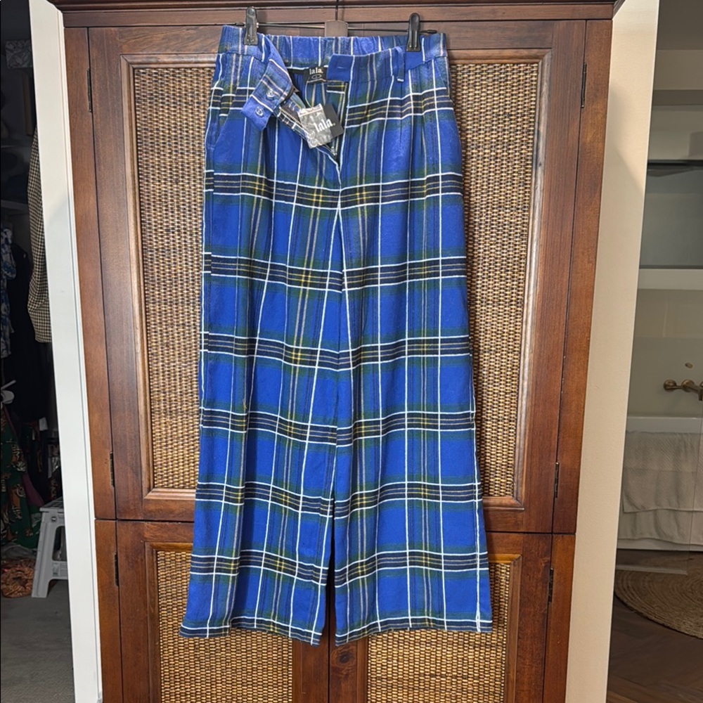 NWT dressed in lala plaid pants professionally hemmed for 5”4’ size small